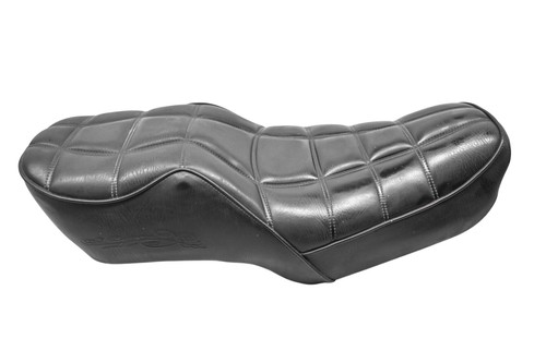 81 Suzuki GS550E Seat - Picture 2 of 4