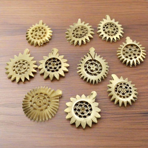 10 Pcs Flower Bone Beads 34x30mm - Picture 3 of 8
