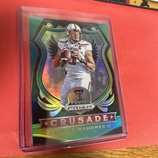 2020 PANINI PRIZM DP PATRICK MAHOMES II CRUSADE GREEN HOLO 126/249 K.C. CHIEFS