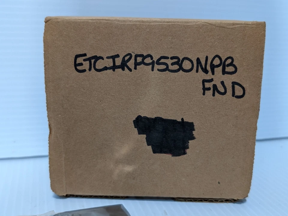 Lot of 11 Digi Key IRF9530 Power Mosfet Transistors - Image 2 of 4