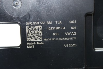 NEW Original control unit interior light reading light 5H0959561BM 