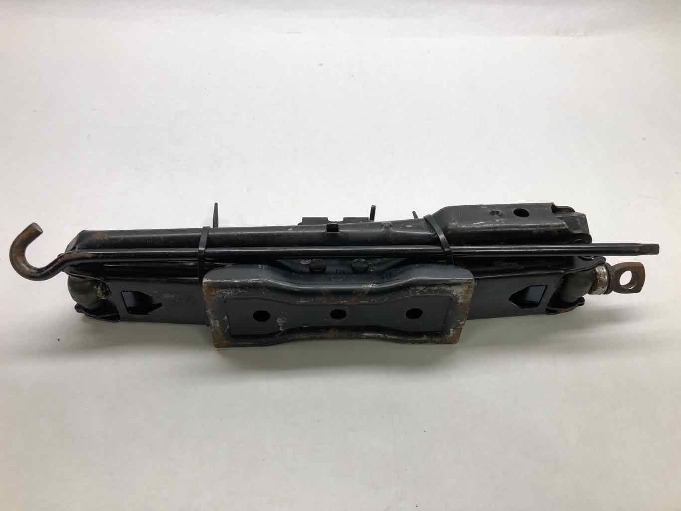 2004 2010 Ford Explorer Emergency Spare Tire Jack Kit & Lug Wrench