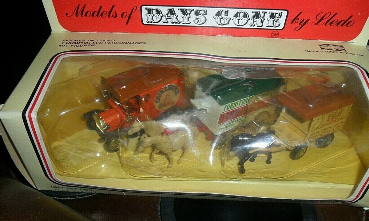 1983 Lledo Models of Days Gone Gift Set DELIVERY TRUCKS & HORSES