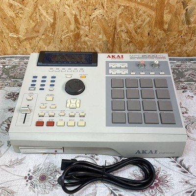 AKAI MPC2000XL Sampler-Sequenzer - Einschalten, LCD-Brennen, für Teile...