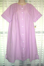 NWT MISS ELAINE SZ M PURPLE WHITE GINGHAM SNAP LOUNGER NIGHTGOWN HOUSEDRESS