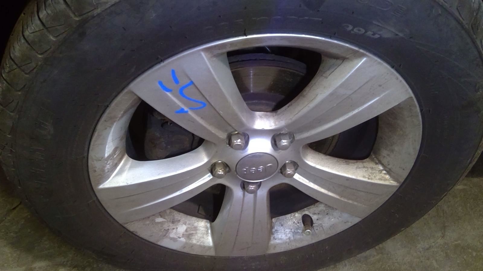 Vertical Silver Rear Door Handle for 11-17 COMPASS - Classic Wheel Style 1446480