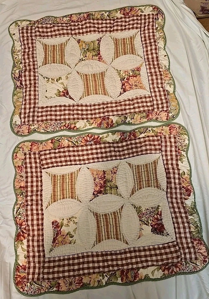 Cute Vtg 2 Country Farmhouse Quilt Pillow Shams w/Floral & Patchwork  27w x 23L  - Image 2 of 4