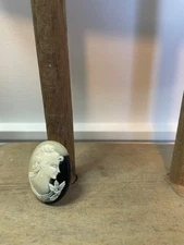 Black and White Loose Oval Cameo