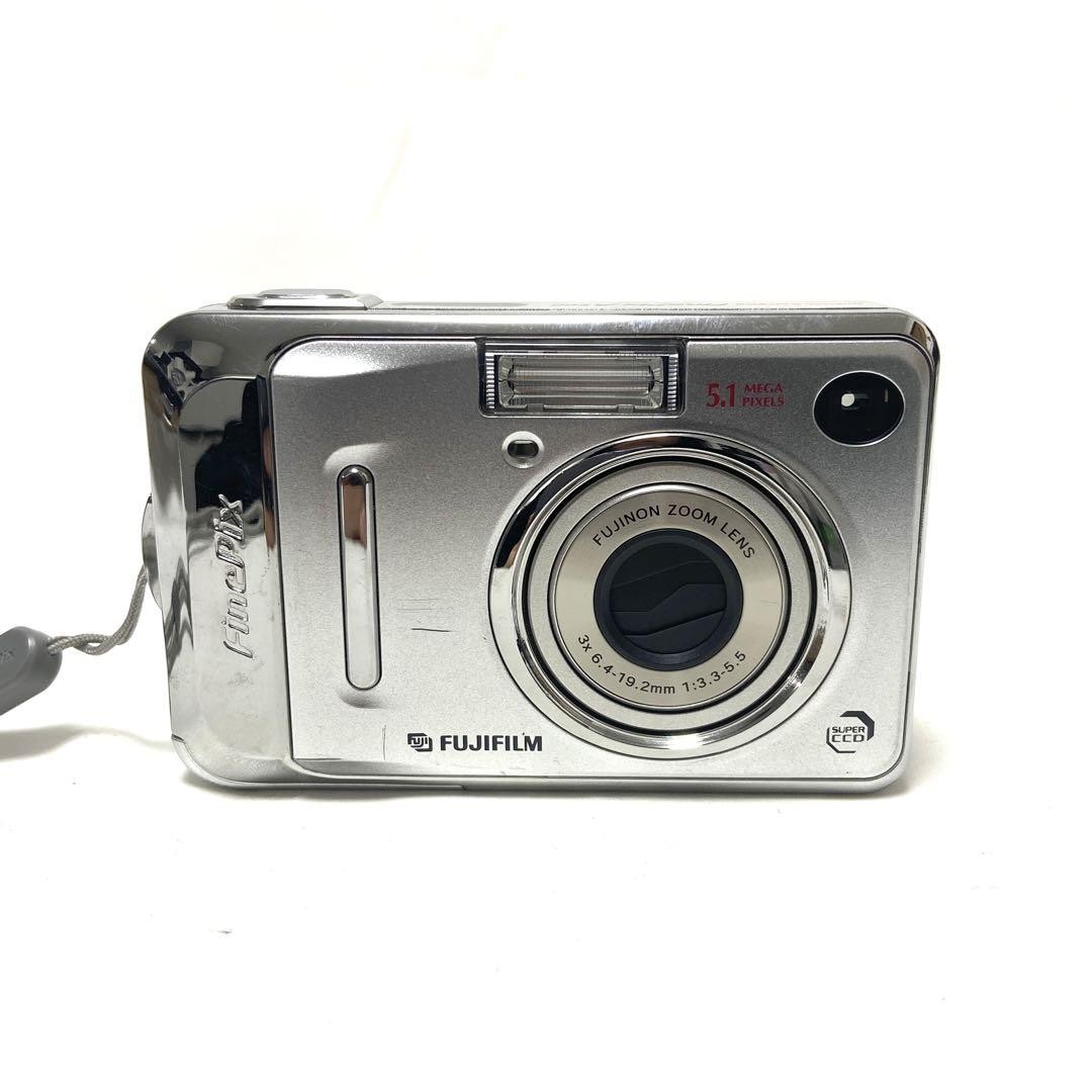 美品　FinePix　A500 Fujifilm FinePix A Series A500 5.1MP Digital Camera - Silver