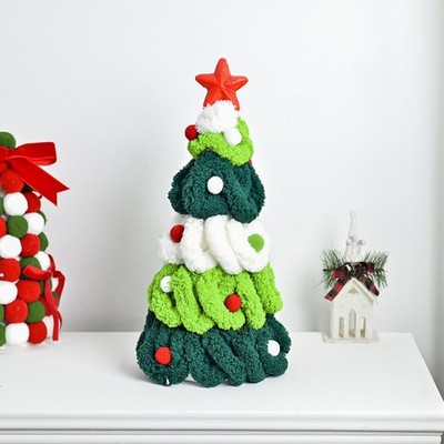 Christbaumschmuck Handarbeit mit Wollgarn und Bommelakzent 35 cm hoch