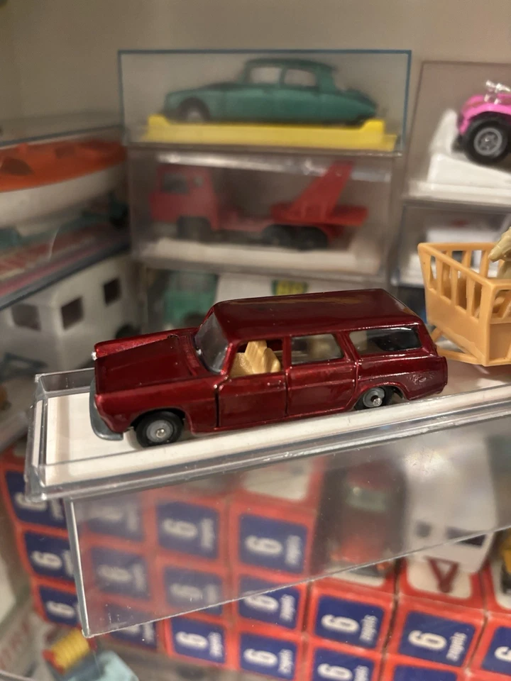 Majorette Peugeot 404 avec remorque cheval - Photo 2/4