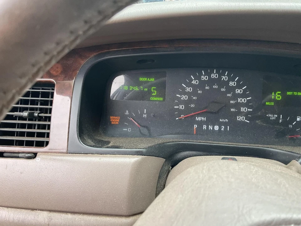 Fender LINCOLN & TOWN CAR Left 98 99 00 01 02 - Image 3 of 4