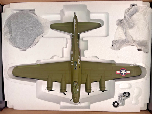 Corgi Aviation 1/72 Limited Edition B-17F "Zoot Suiters" - NIB - Picture 6 of 10