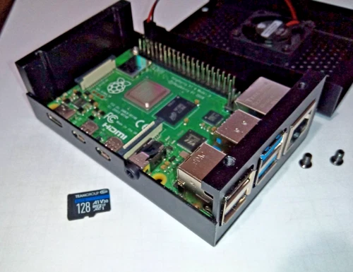 Raspberry Pi 4 Model B, 8GB RAM with 128GB microSD and metal case