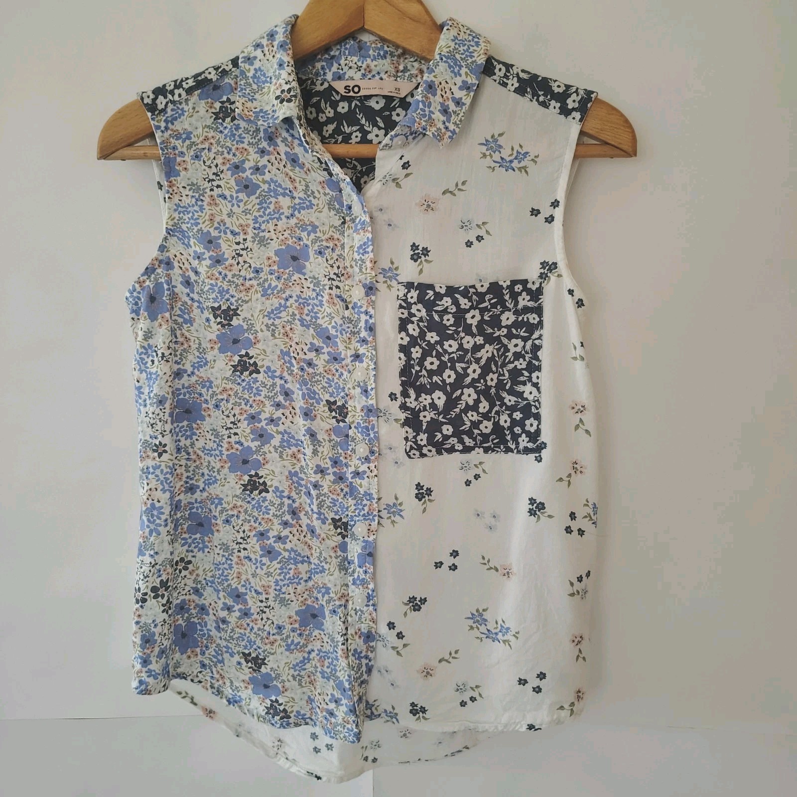 SO Floral Patchwork Sleeveless Button Up Blouse S… - image 1