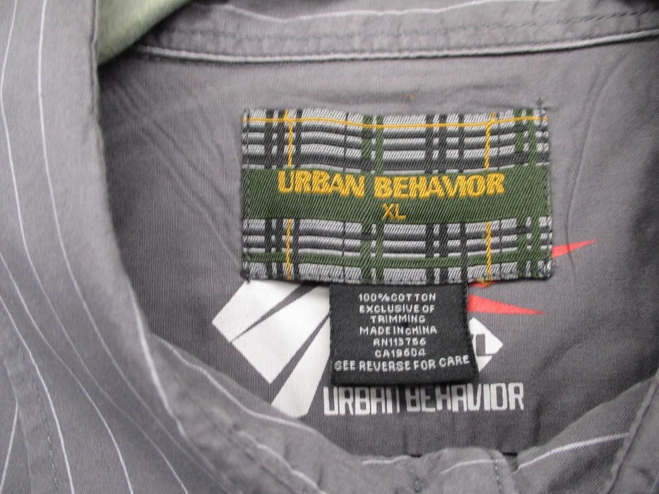 Camisa con botones Urban Behavior para hombre X-grande delgada gris con patrón de rayas algodón Foto 3 de 4