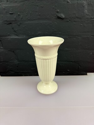 Wedgwood of Etruria & Barlaston Edme Trompetenvase 8,75'' hoch
