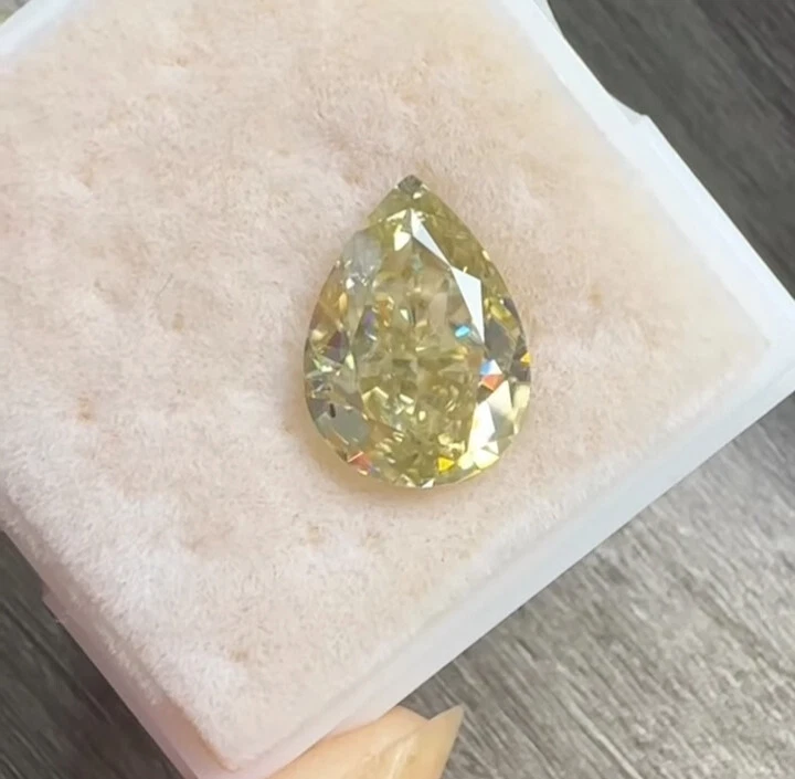 1Ct Natural Pear Cut Yellow Color diamond CERTIFIED D Grade VVS1 + 1 K2Q - Image 3 of 3