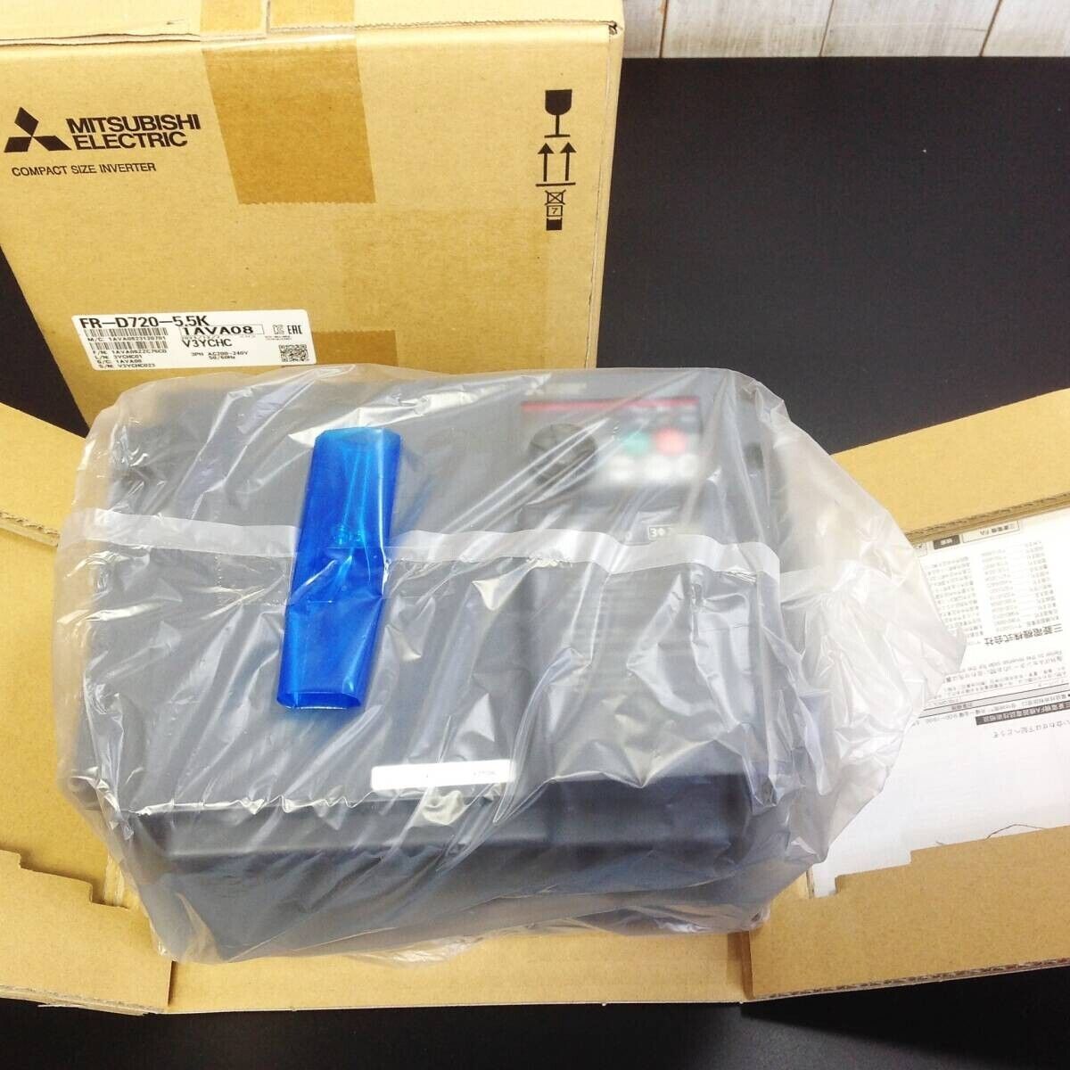 Mitsubishi FR-D720-5.5K Inverter 5.5kW 7.5HP 3-Phase 240V Mitsubishi FR-D720-5.5K Inverter 5.5kW 7.5HP 3-Phase 240V