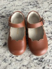 L' Amour Toddler Girls' Scalloped Tan Shoes, Size 5c EUC
