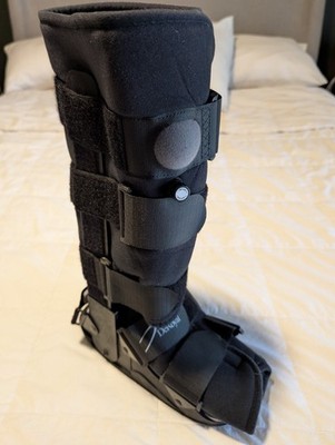 DeRoyal Boot Size Medium Black Walking Boot Orthopedic Pneumatic 
