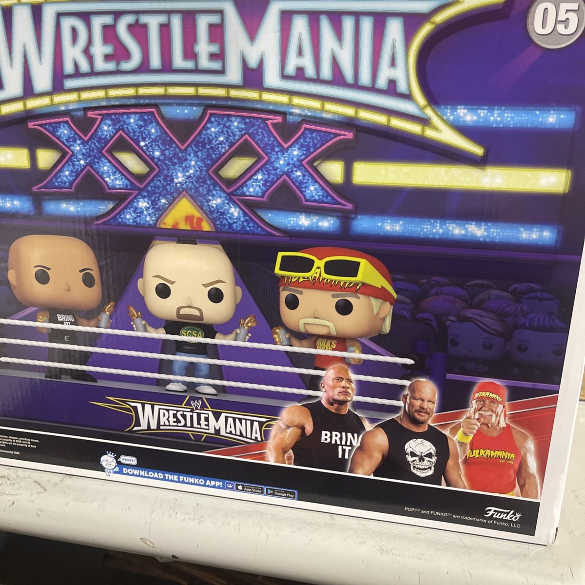 Funko Pop! Moments Deluxe with Case: WWE - The Rock / 