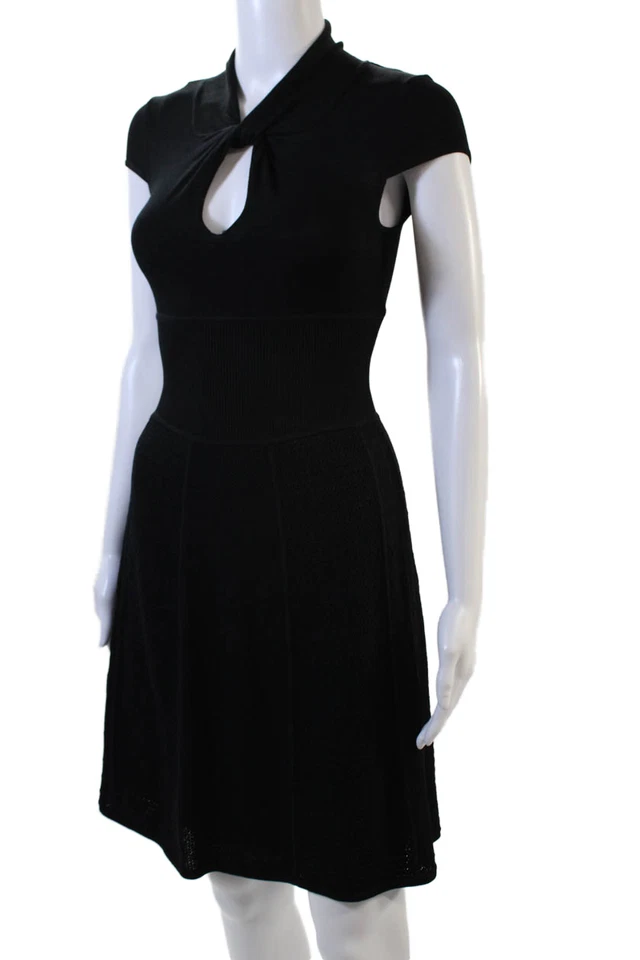 Vestido Catherine Malandrino para mujer tejido texturizado manga corta cuello redondo negro Si Foto 2 de 4