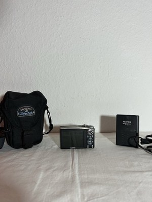 Fujifilm FinePix F50fd   Retro  Rare Vintage Super CCD Camera