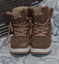 Botas con estampado de guepardo para niñas. Talla 4 Roxy. Buen estado