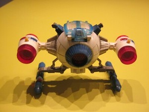Cosmolem Capitaine flam 1980 avec ses missiles et ant - Lot 80