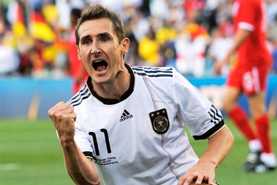 Maillot De Football Allemagne 2010/20111 - Domicile, Miroslav Klose #11, Taille M, Adidas (Occasion Très Bon État)