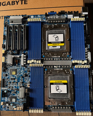 GIGABYTE MZ73-LM0 Rev. 3.x Motherboard - AMD EPYC  9005/9004 - E-ATX DP PCIe Gen