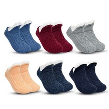 Im Winter Fleece hinzuf&uuml;gen und warme Hausschuhe und Socken verdicken