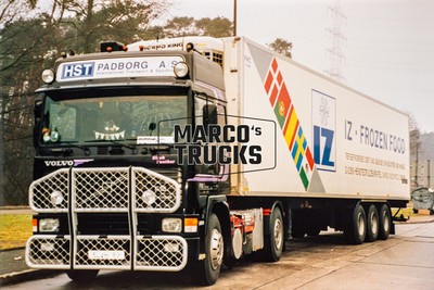 LKW Foto Volvo F12 Kühlsattelauflieger Dänemark schwarz HST Padborg A/S, I #a8ej