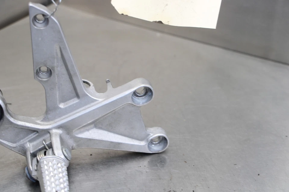 08-11 HONDA CBR1000RR CBR 1000RR RIGHT REARSET REAR SET DRIVER FOOT PEG REST Foto 4 de 4