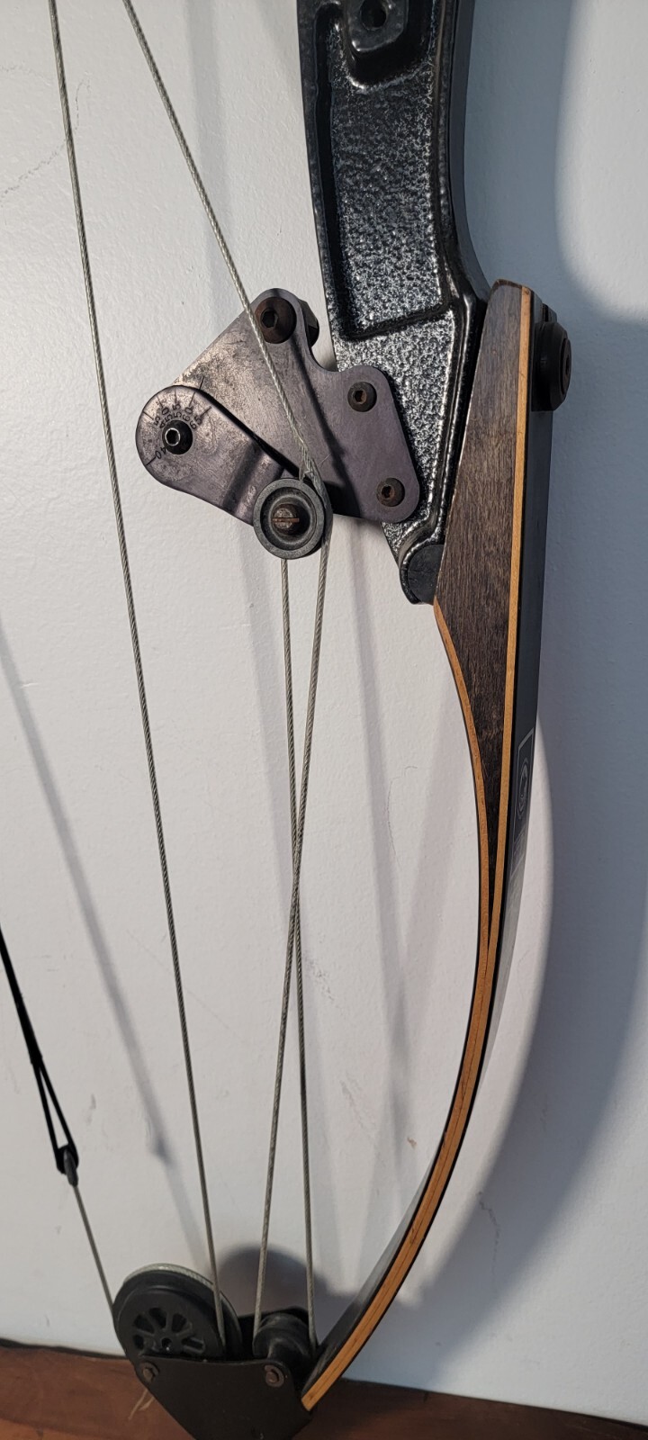 Bear Archery Compound Bow, Polar LTD Amo string length 39". Right