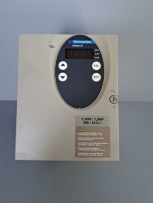 ATV31HU11M2 - SCHNEIDER - ATV31HU11M2 / Drehzahlregler ATV31 - 1,1kW GEBRAUCHT