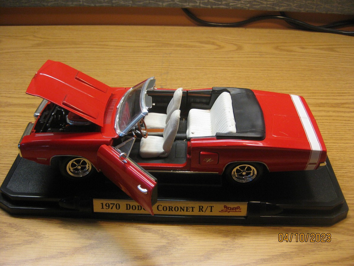 ミニカー Lucky Die Cast Dodge Coronet R/T 1970 Lucky DieCast 1:18 Dodge Coronet R/T Year 1970 gold 92548