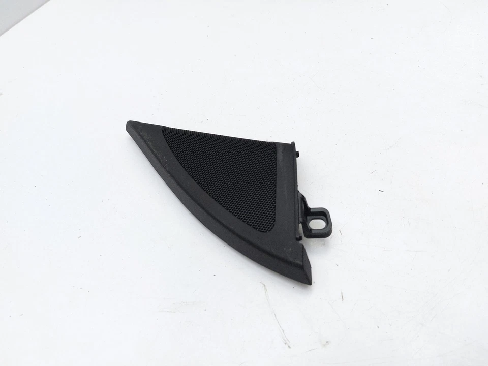 AUDI A4 B8.5 SPEAKER COVER TRIANGLE TRIM FRONT RIGHT 8K0035424 2015 - Image 3 of 4