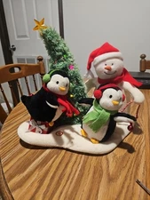 **Vintage HALLMARK LIGHTED ANIMATED SNOWMAN & PENGUINS ROCKIN'  XMAS TREE