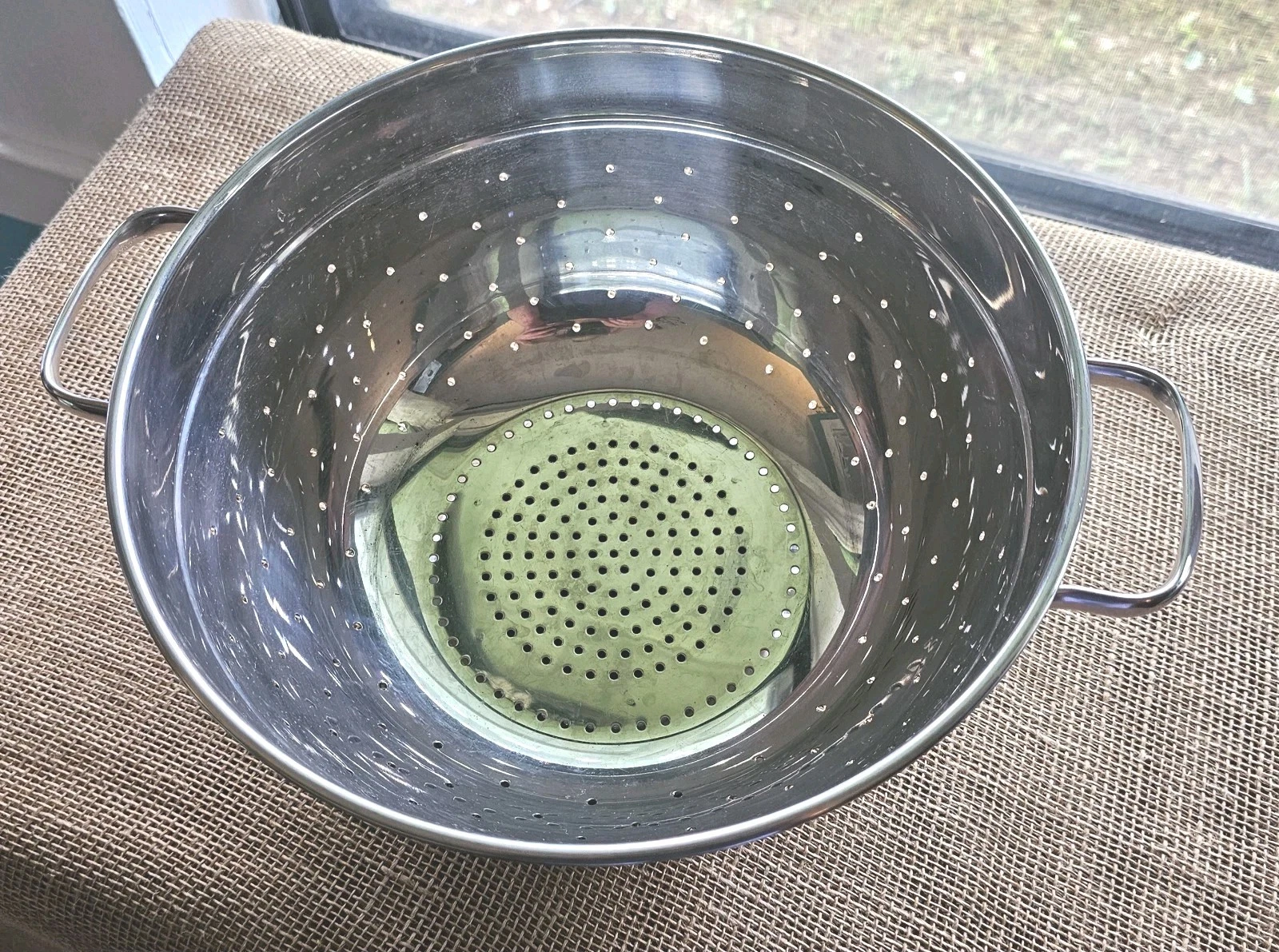 Stainless Steel 7 Quart Colander W/ Side Handles & Elevated Base 11.5"
Opens in a new window or tab