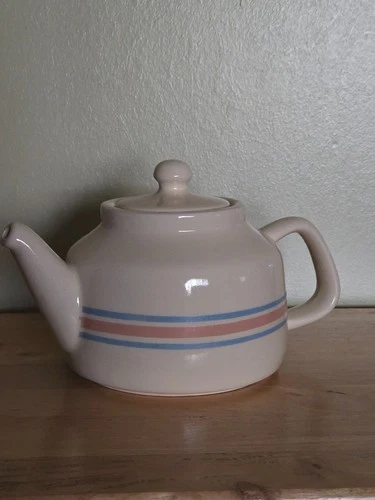 Vintage McCoy stoneware teapot in excellent condition