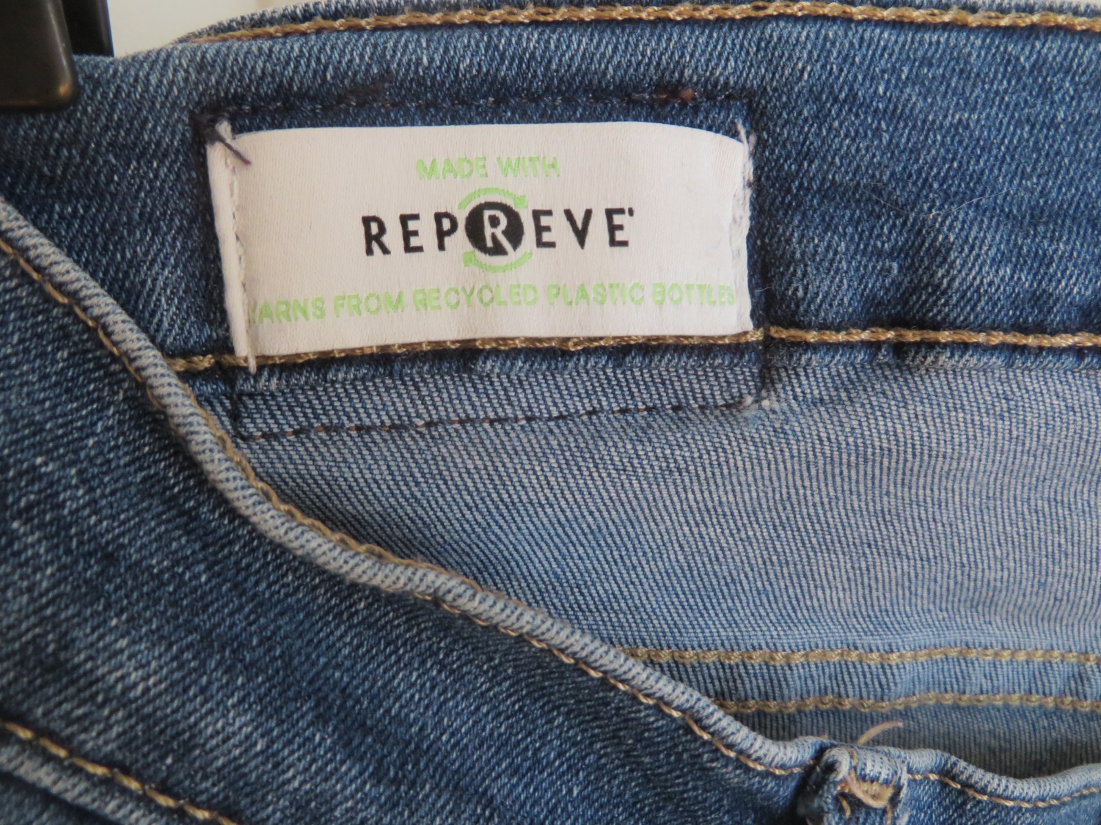 CALVIN KLEIN STRAIGHT LEG WOMEN'S JEANS Size 10 Medium Wash of Cotton & REPREVE thumbnail 5