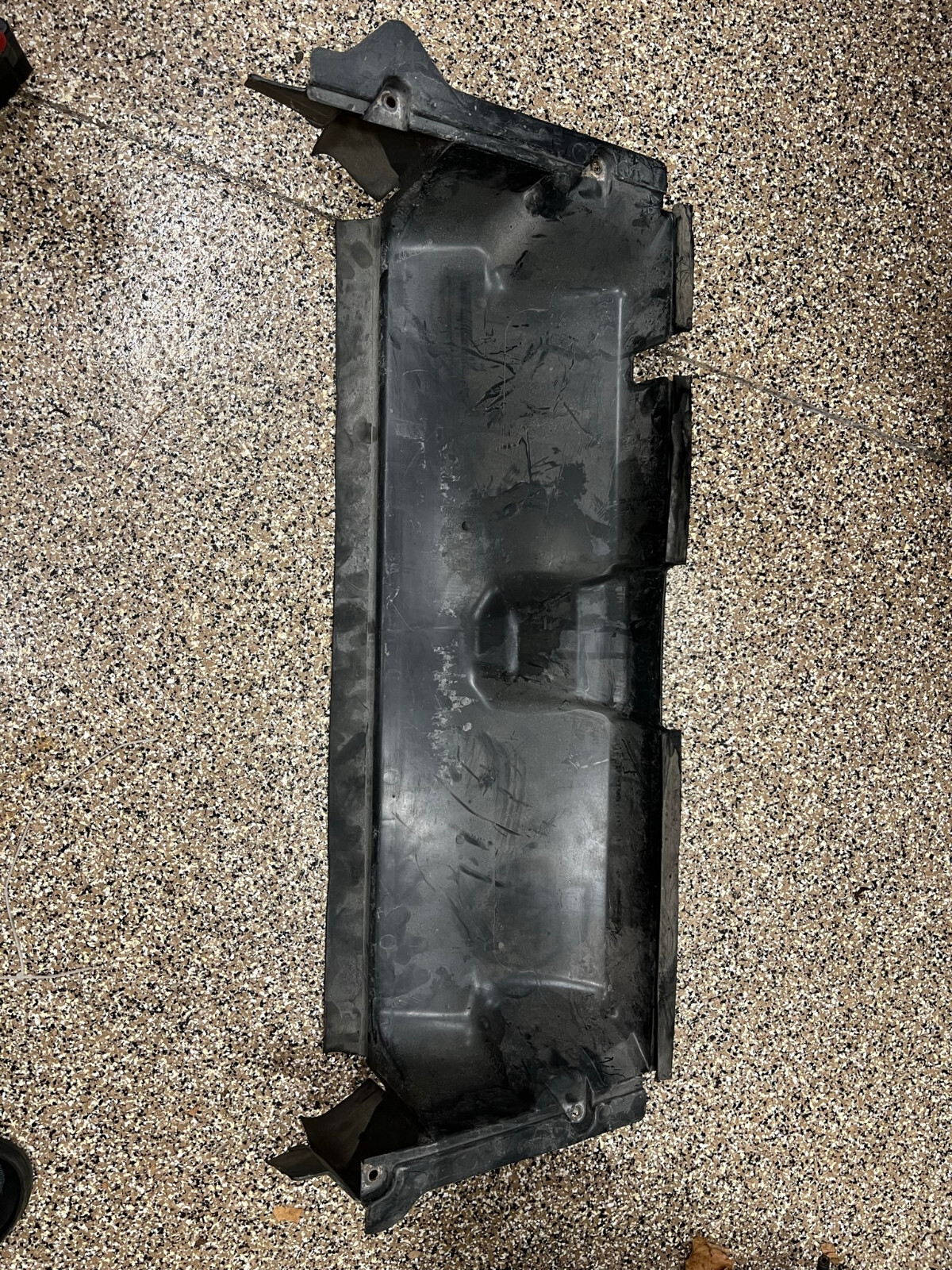 357.121.283 VW Passat B3 Splash Shield fender under Engine Cover 16v