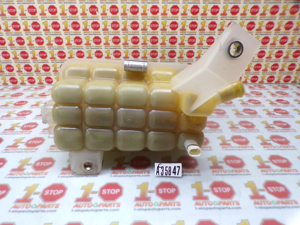 Chevrolet Silverado 1500 2004-2007 depósito de refrigerante del motor 15808715 OEM Foto 3 de 4