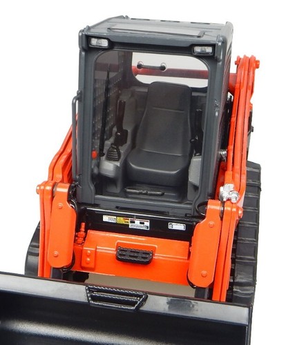 Kubota SVL75-2 Compact Track Loader - Universal Hobbies 1:24 Scale #UH8103 New - Picture 5 of 7