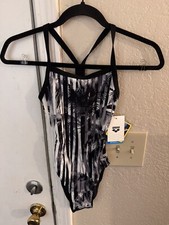 Arena Women's Standard Print Challenge Back One Piece Swimsuit Size 24