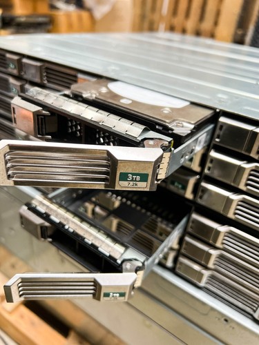 Dell EqualLogic PS6100 Storage Array, 1xControllers 07V250 12xEpty 12x600GB HDD - Photo 2/6