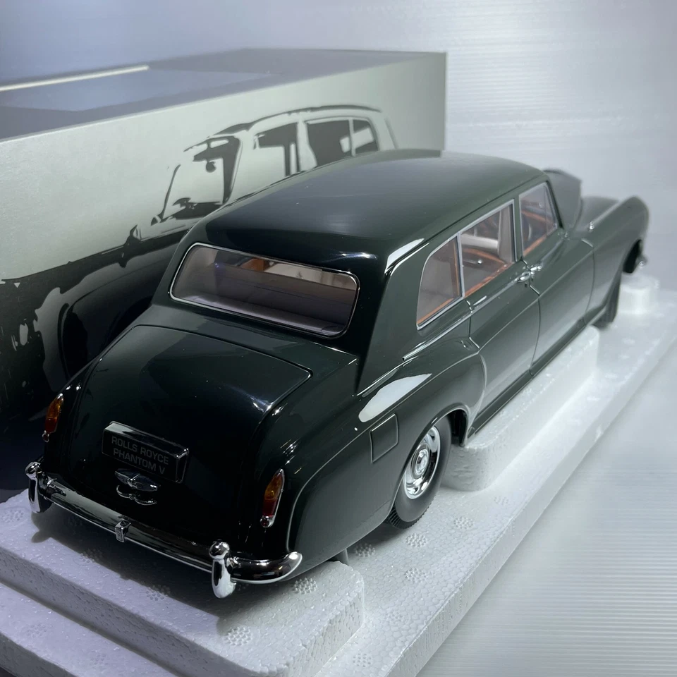 1/18 Paragon Rolls Royce Lennon Phantom V Racing Green RHD PA-38217 - Image 2 of 2