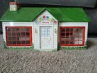 VINTAGE 1950'S MARX TIN BABYLAND NURSERY SET WITH ACCESSORIES